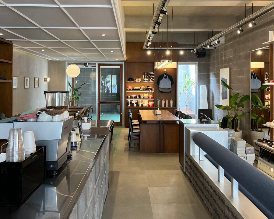 SHOPATBLOW CAFE